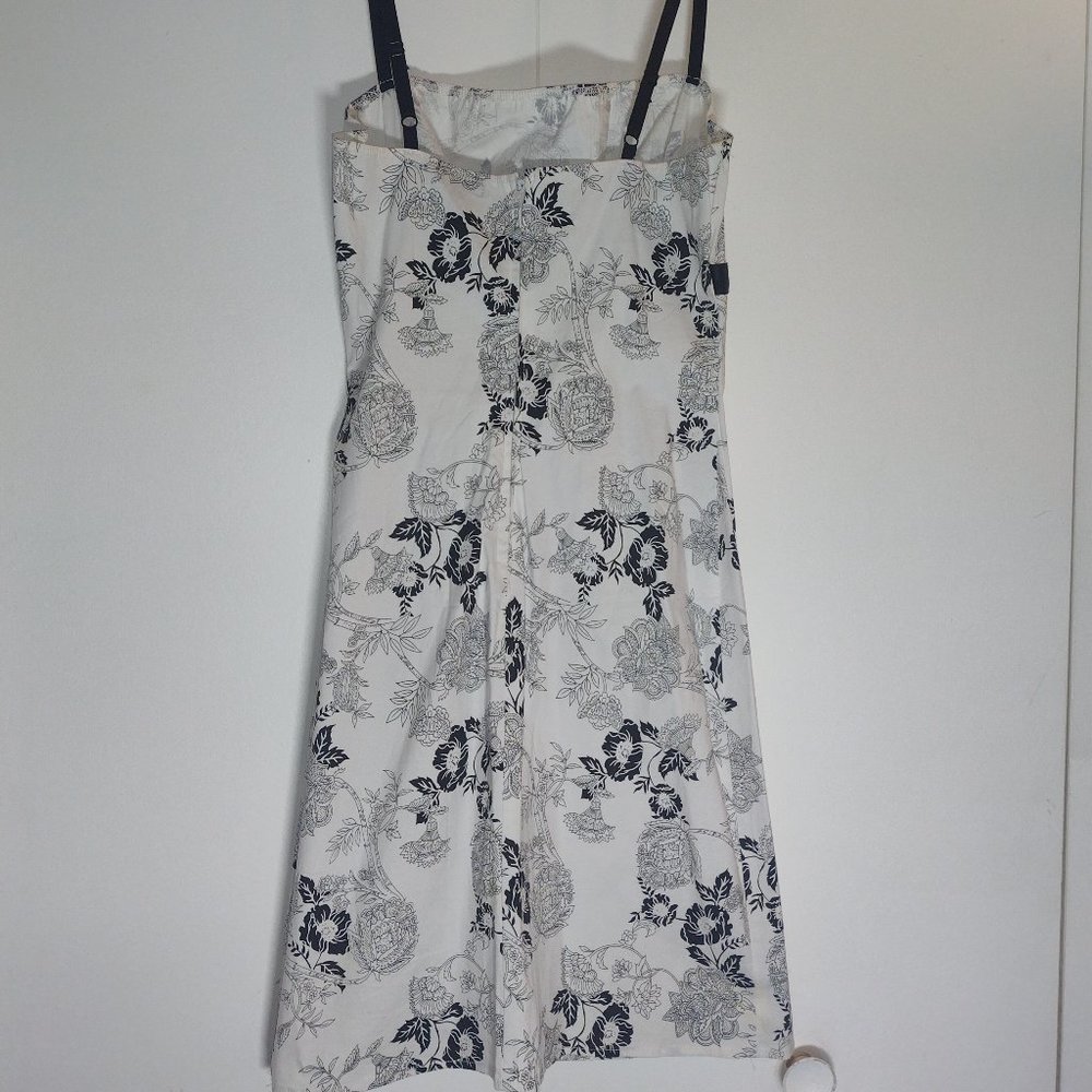 Dress - Picture 3 of 9